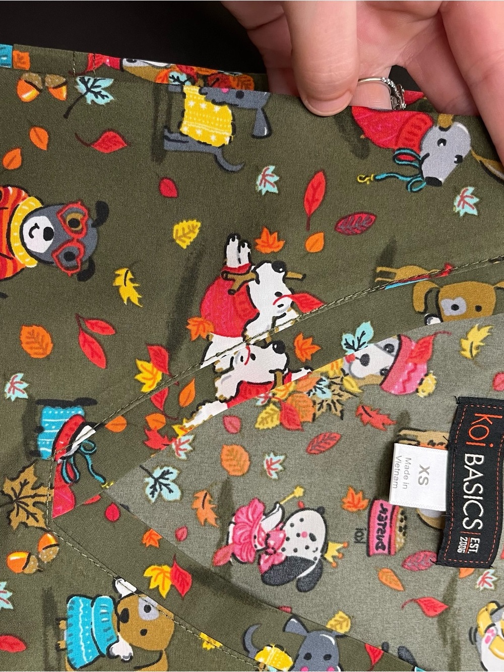 NWT Koi Olive Green Fall Dog Print Short Sleeve Scrub Top Multi Sizes - Picture 2 of 9